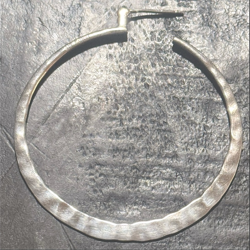 1 SINGLE SILPADA .925 Silver hammered Hoop Earring